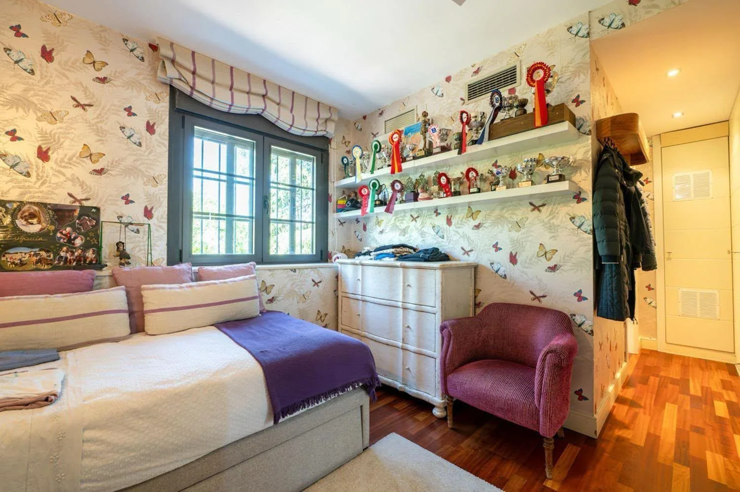 Chalet familiar con jardín y piscina en El Encinar de la Moraleja — foto 2