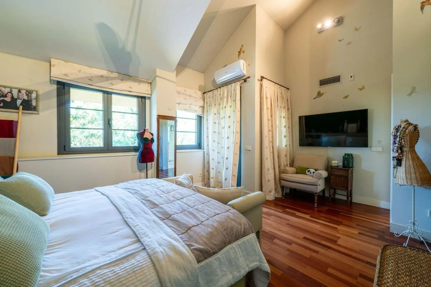 Chalet familiar con jardín y piscina en El Encinar de la Moraleja — foto 4