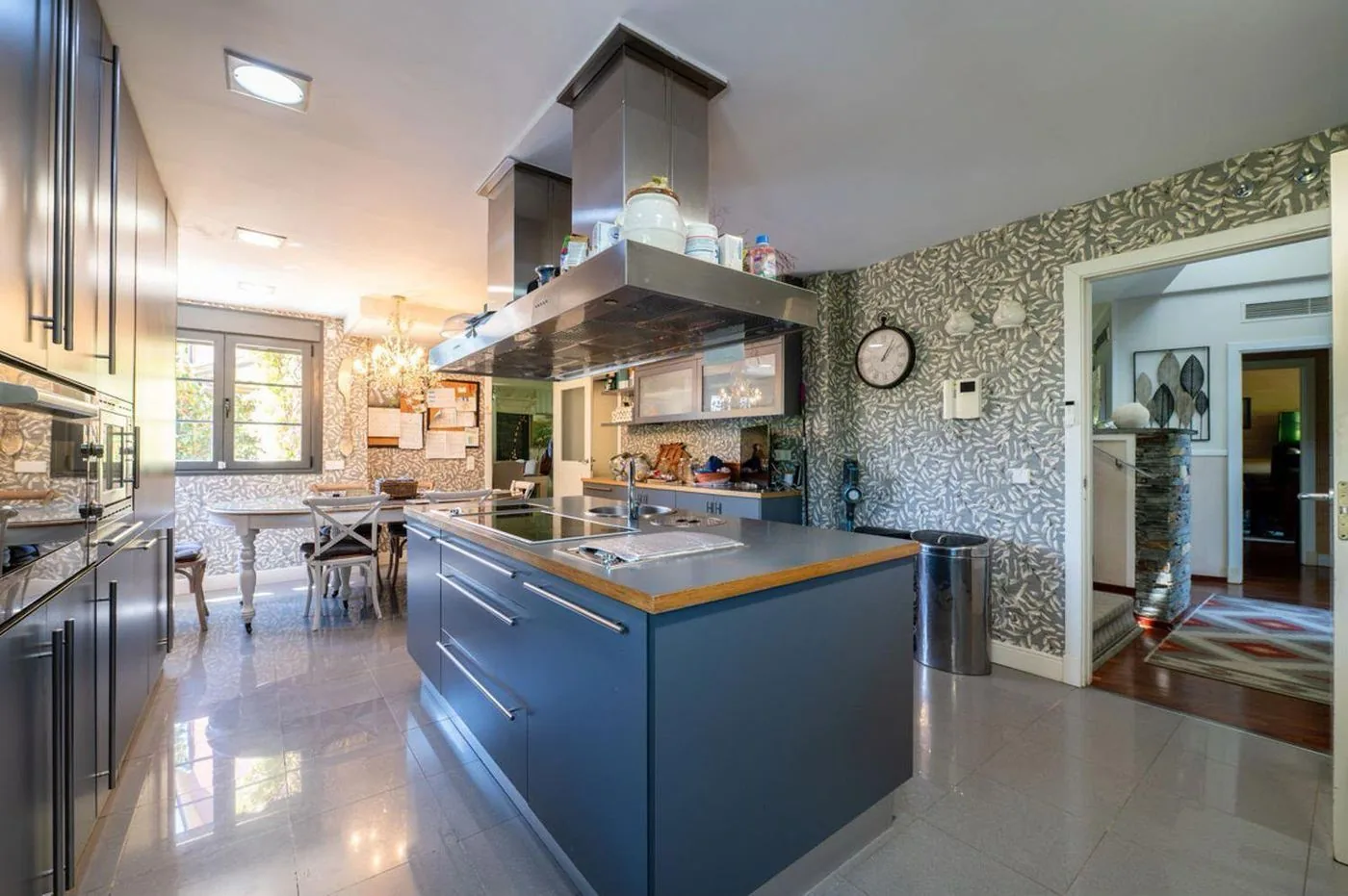 Chalet familiar con jardín y piscina en El Encinar de la Moraleja — foto 10