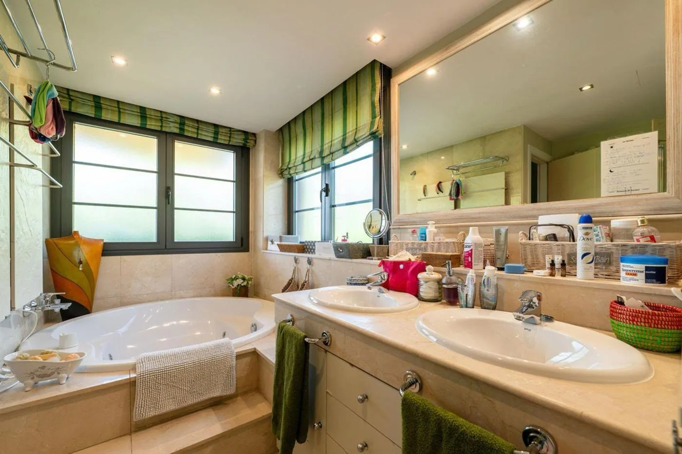 Chalet familiar con jardín y piscina en El Encinar de la Moraleja — foto 20