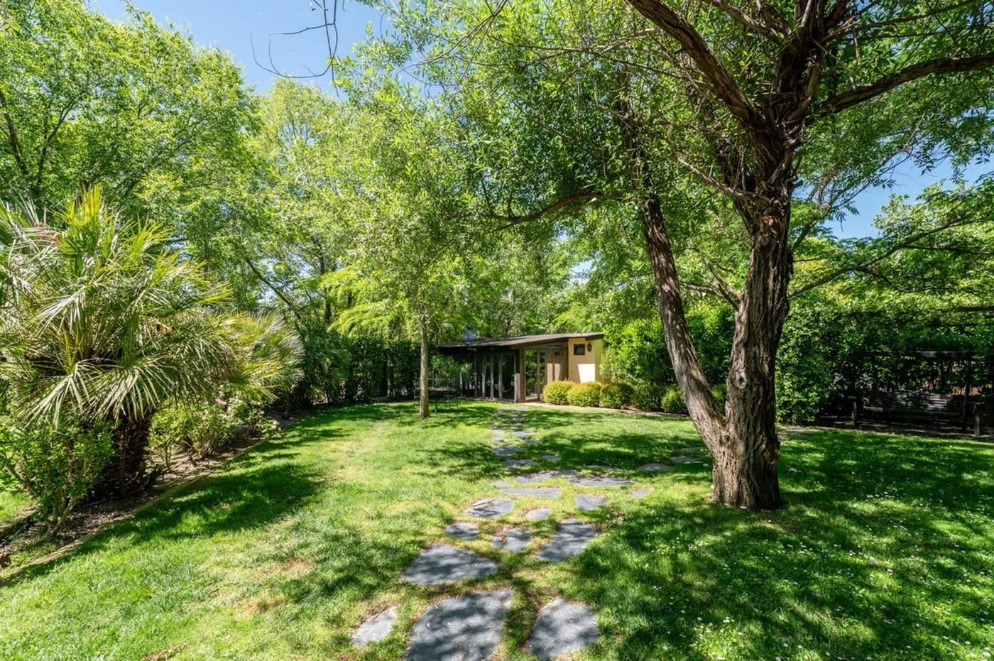 Chalet familiar con jardín y piscina en El Encinar de la Moraleja — foto 30